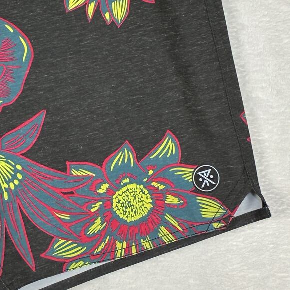 Roark Mens 30 Passage Aurora Flora Black Gray Hawaiian Surf Swim Board Shorts - Picture 2 of 10